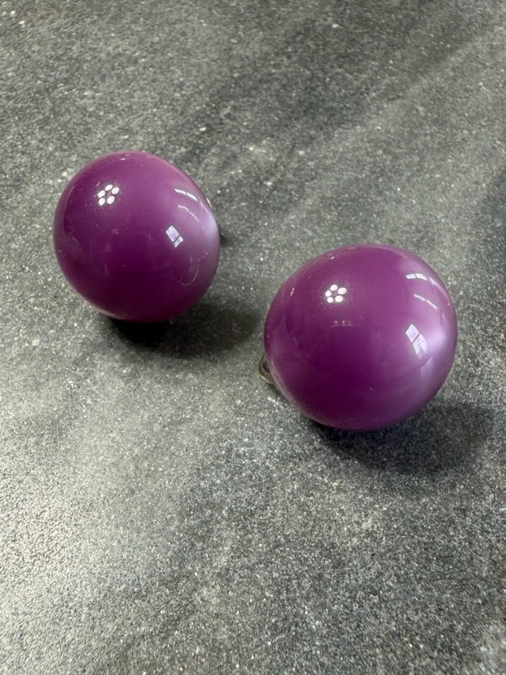 Vintage Purple Moonglow Round Vintage Clip-On Screwback Earrings
